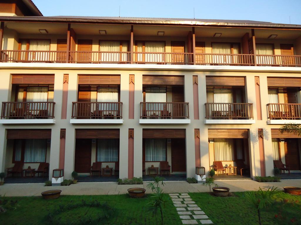 Paradise Hotel Nyaung Shwe Inle Lake Dış mekan fotoğraf