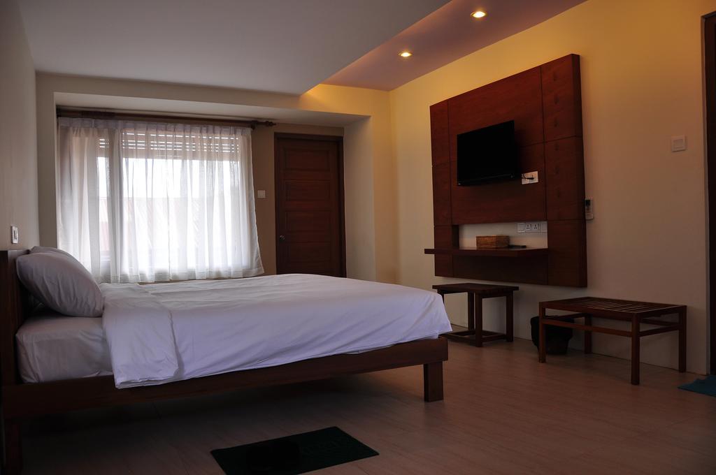 Paradise Hotel Nyaung Shwe Inle Lake Oda fotoğraf