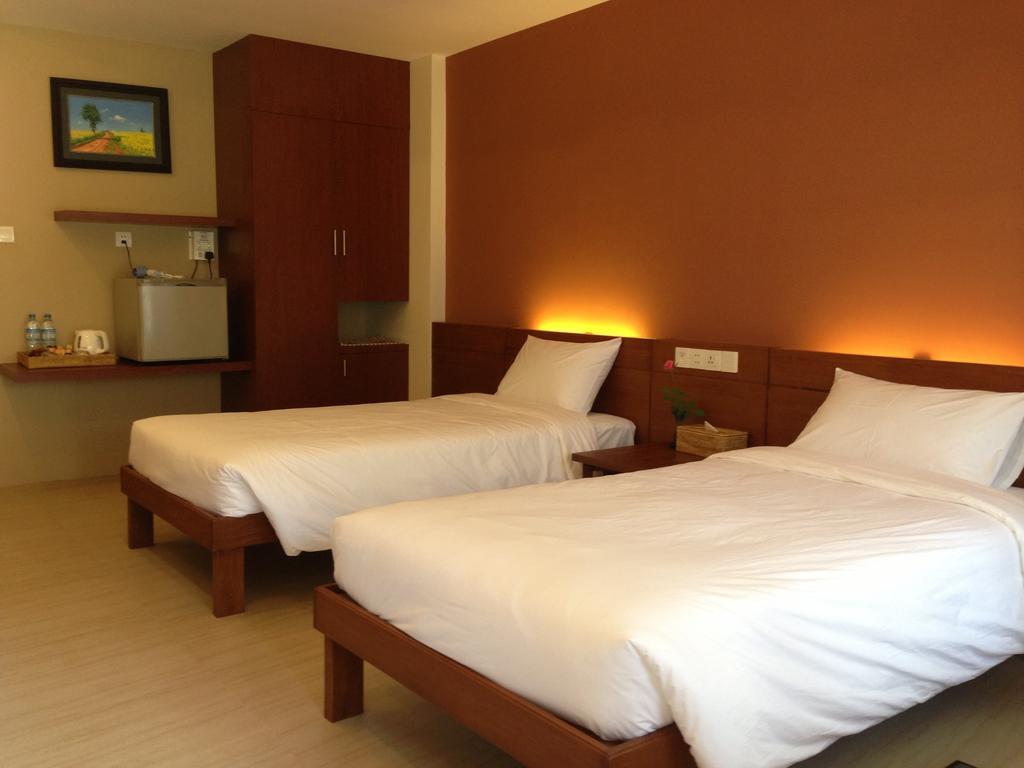 Paradise Hotel Nyaung Shwe Inle Lake Oda fotoğraf