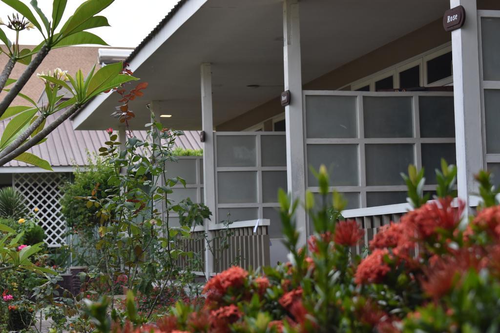Paradise Hotel Nyaung Shwe Inle Lake Dış mekan fotoğraf